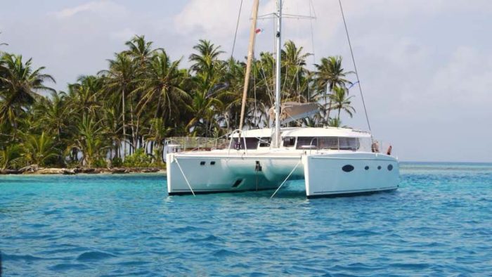 Islamorada boat rentals: catamaran for trips to Key West