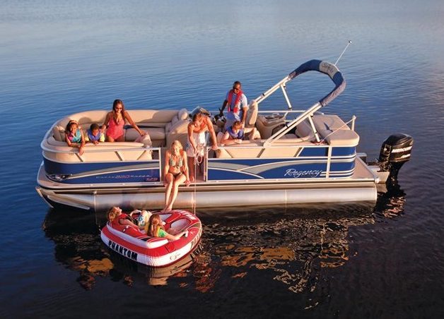 Pontoon Boat Rental - Affordable And Fun - BOAT.ME Blog